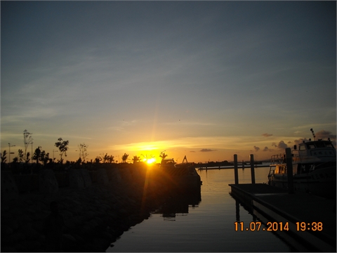 夕陽落日映潟湖